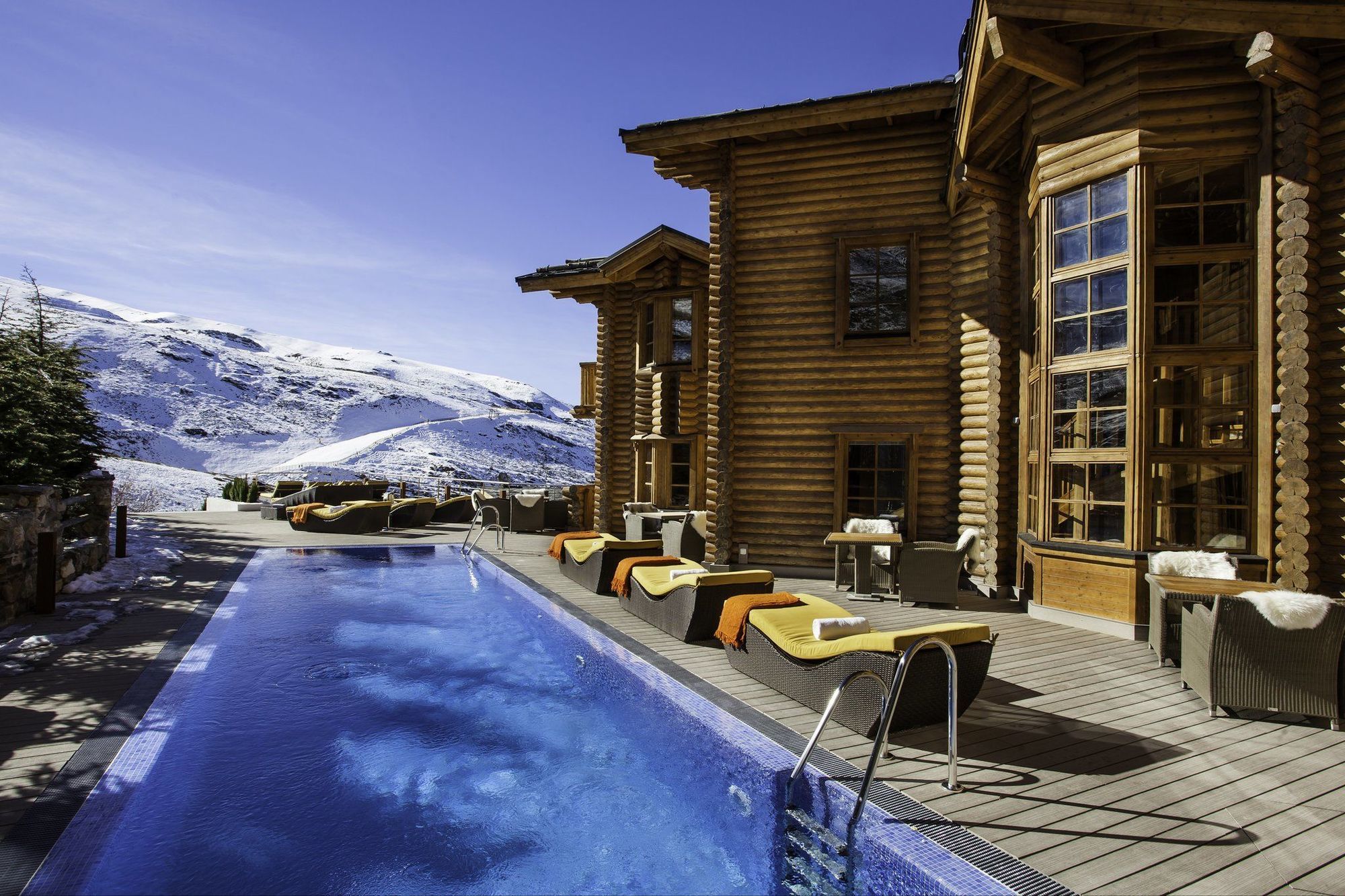 סיירה נבדה El Lodge, Ski & Spa מתקנים תמונה